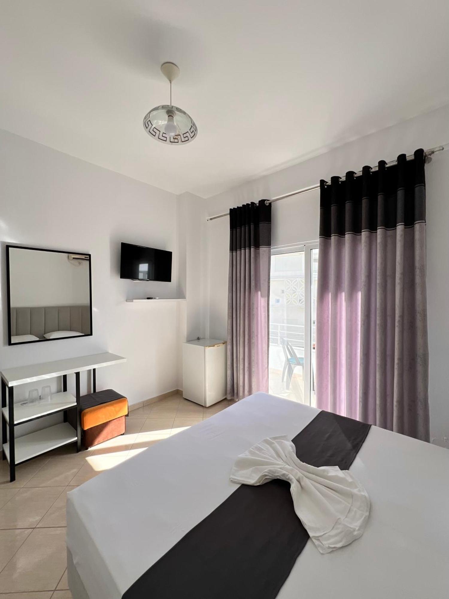 Gjoka Apartments, In Front Of Bougainville Bay Sarande Ngoại thất bức ảnh