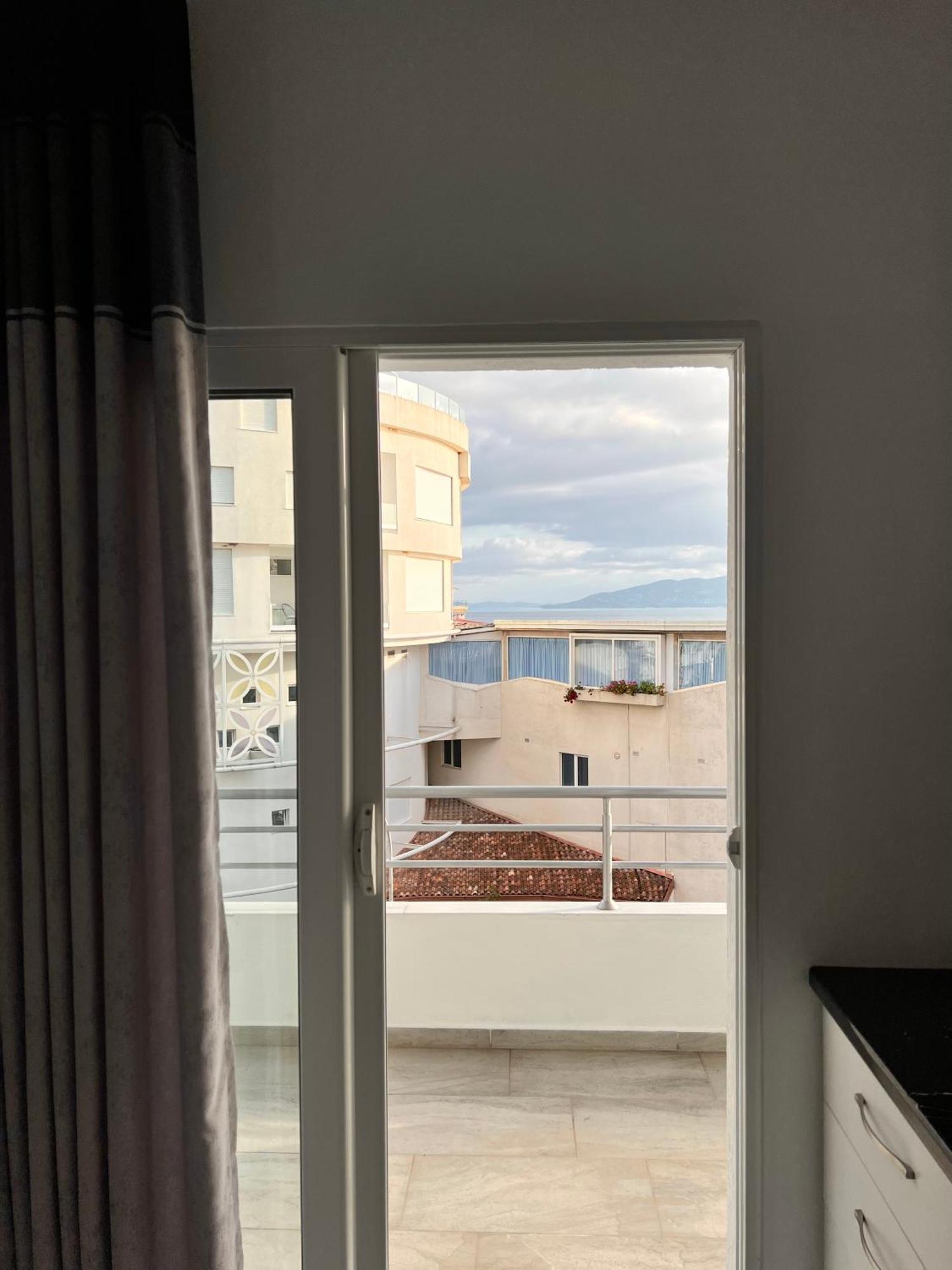 Gjoka Apartments, In Front Of Bougainville Bay Sarande Phòng bức ảnh