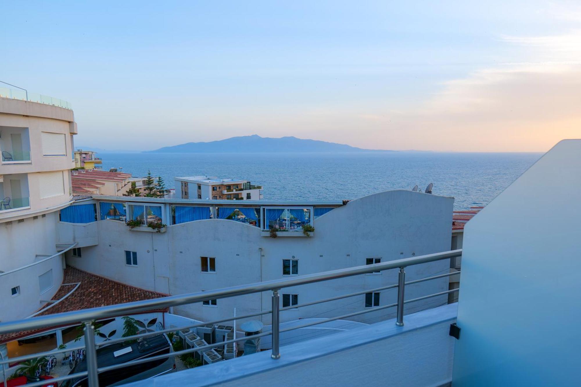 Gjoka Apartments, In Front Of Bougainville Bay Sarande Phòng bức ảnh