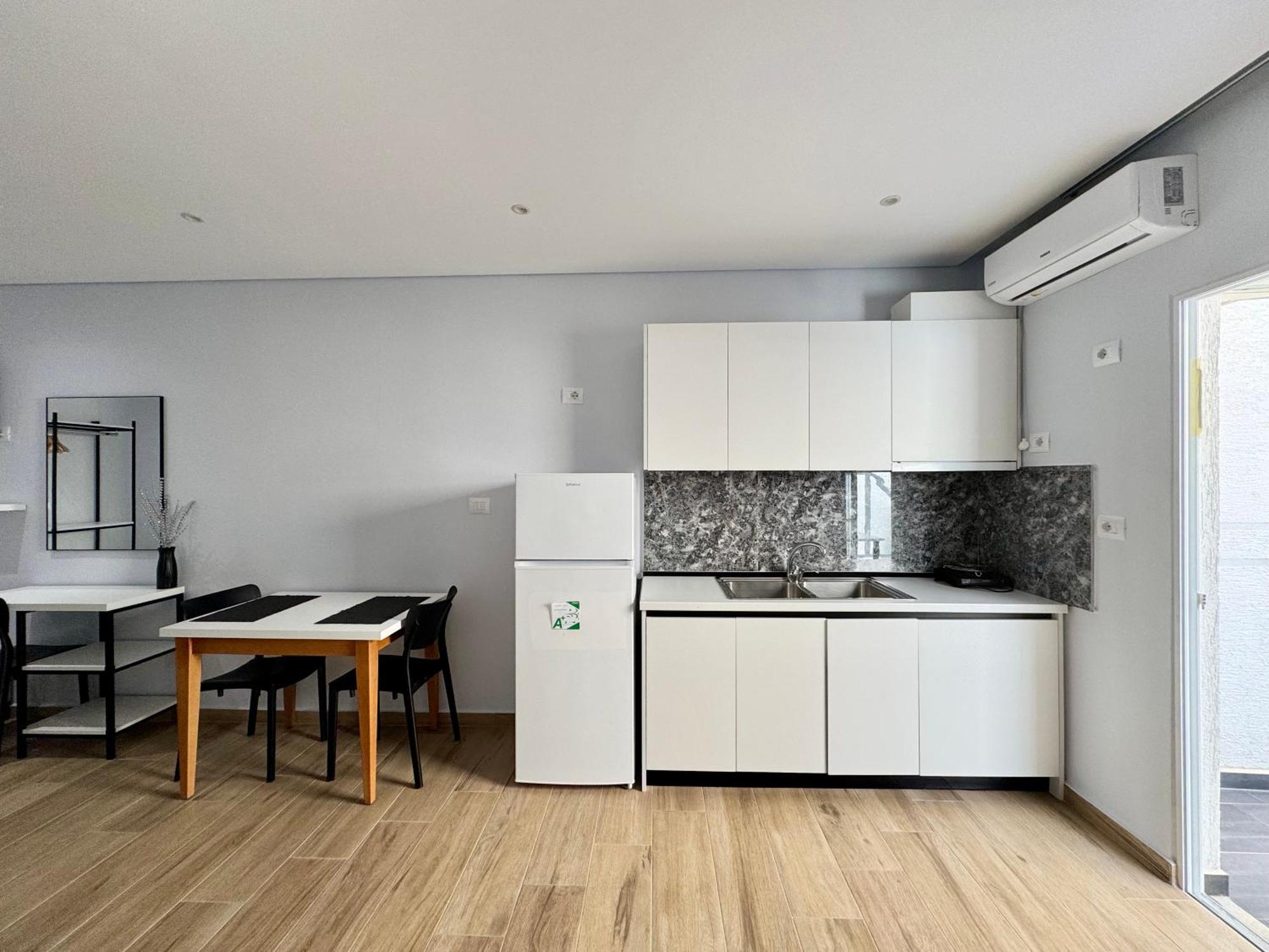Gjoka Apartments, In Front Of Bougainville Bay Sarande Ngoại thất bức ảnh
